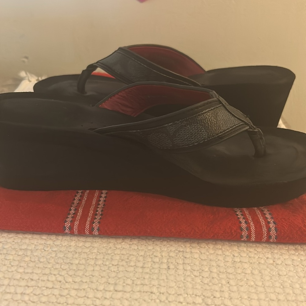 Coach Jolene Wedge Flip Flop Sandals 
Gently Worn- Size 9 - Picture 3 of 4